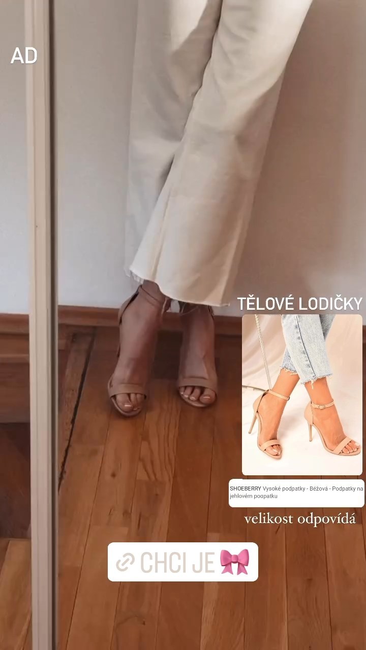 Anna Kaderavkova Feet